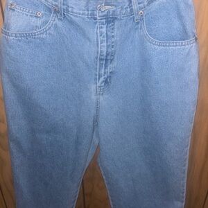 Bill Blass Sky Blue Capri style Pants